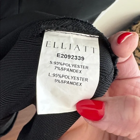 ELLIATT Theatrical Mermaid Gown Ruffled Black Size Medium - Picture 9 of 10